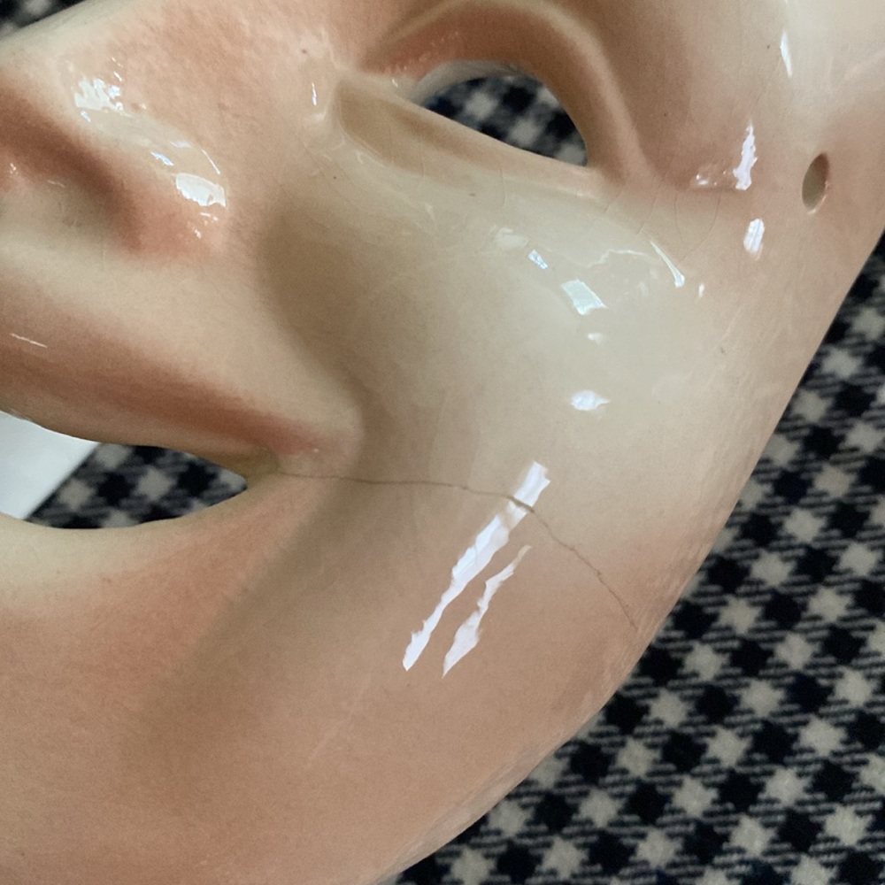 Cast of Thousands Comedy and Tragedy Ceramic Masks - Picture 10 of 10